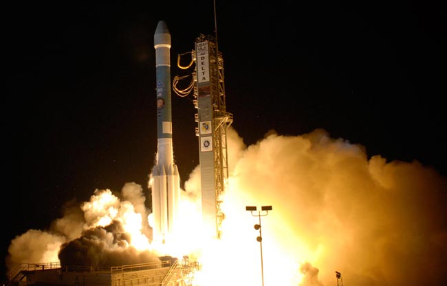 Red Planet Rising: NASA's Phoenix Probe Launches Towards Mars